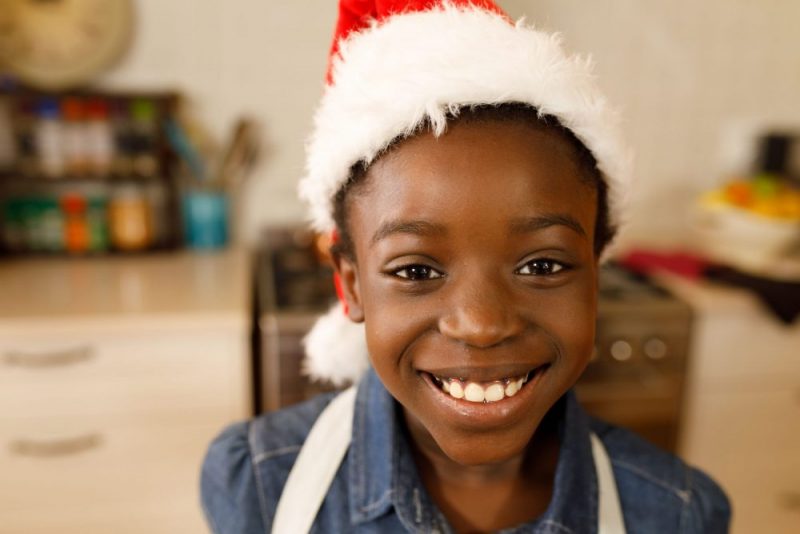 bambina-natale-scaled-e1605787690695